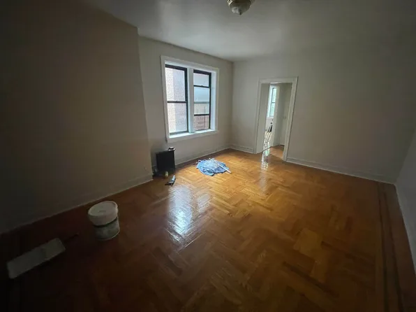94-05 35th Avenue image 3 of 20