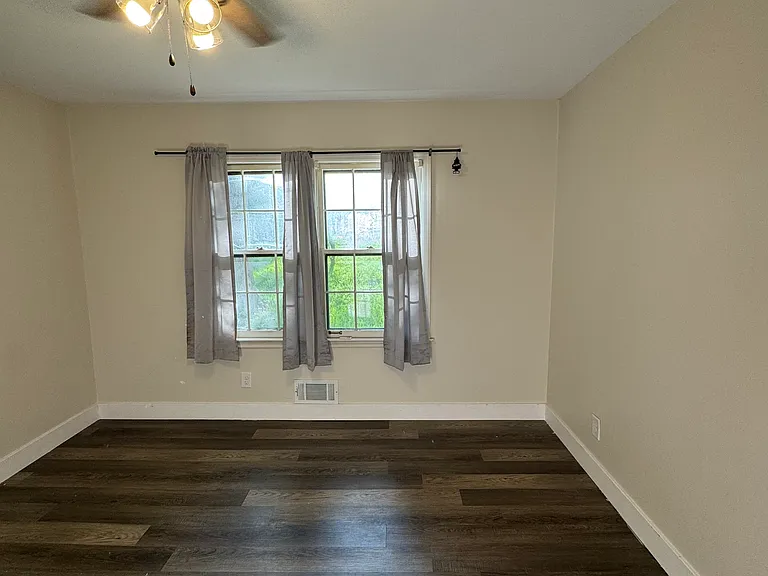 3425 Sharon Dr — Photo 3