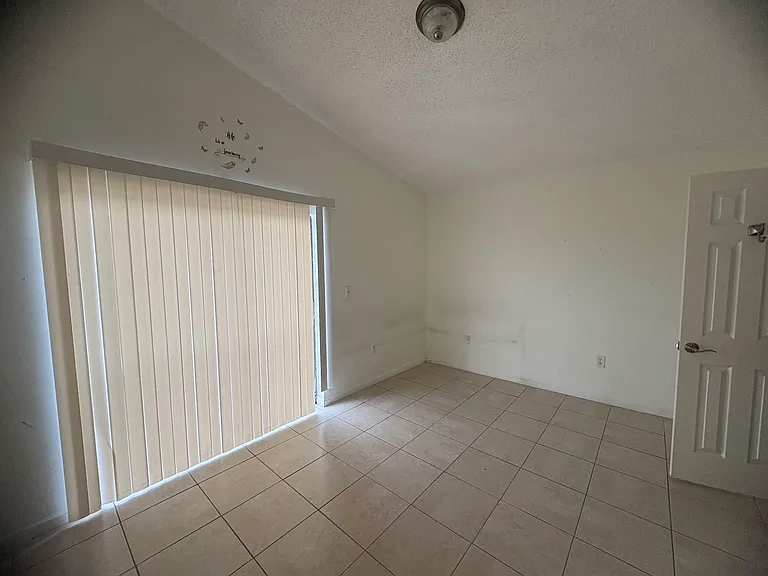 5625 W 26th Ct #201 — Photo 18