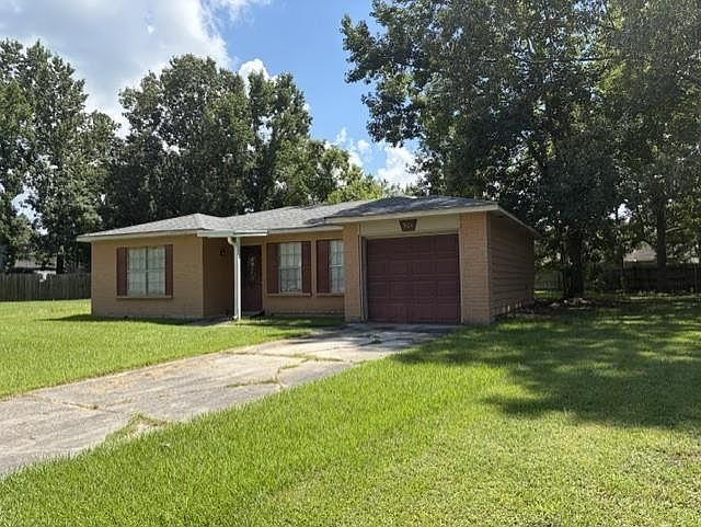 2nd image of 901 Forest Loop