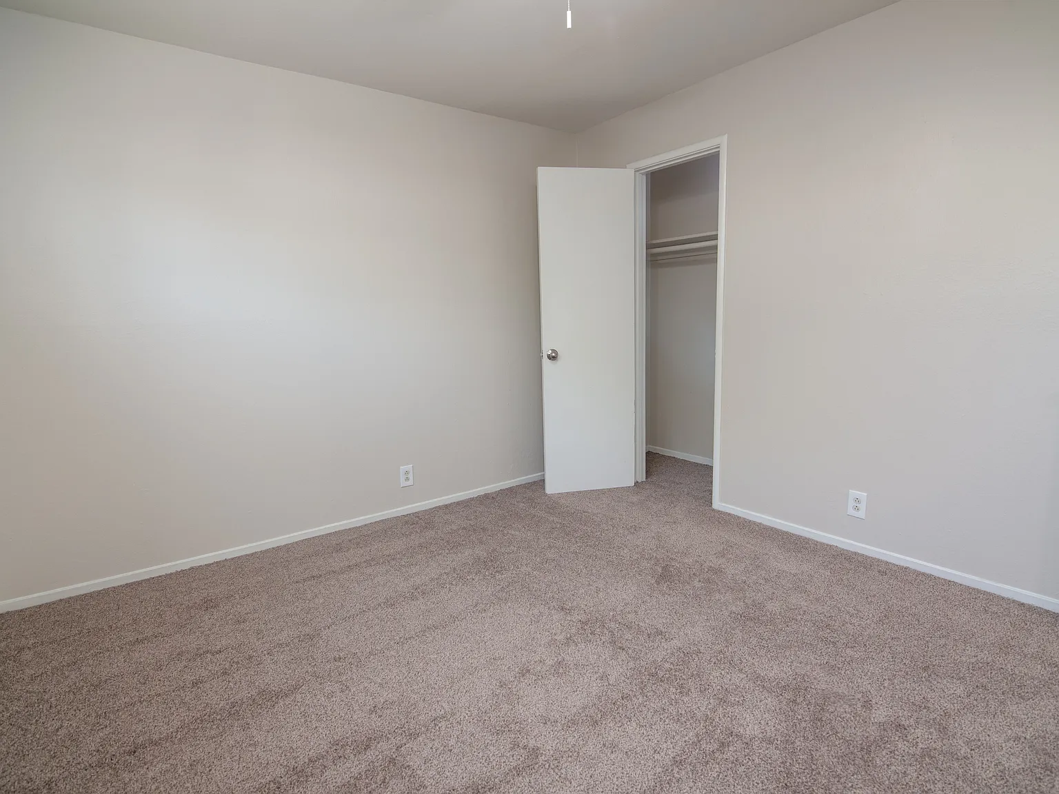 Marlboro Manor Apartments — Photo 3