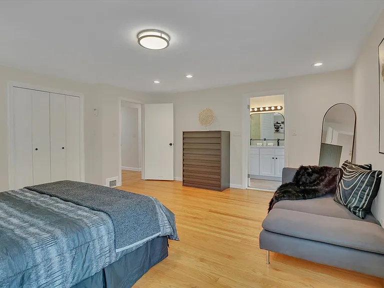11 W Ridge Dr — Photo 23