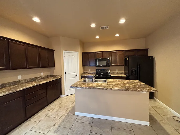 654 Chalisa Ave — Photo 7