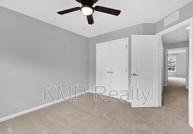 1935 Fleetwood Dr — Photo 11