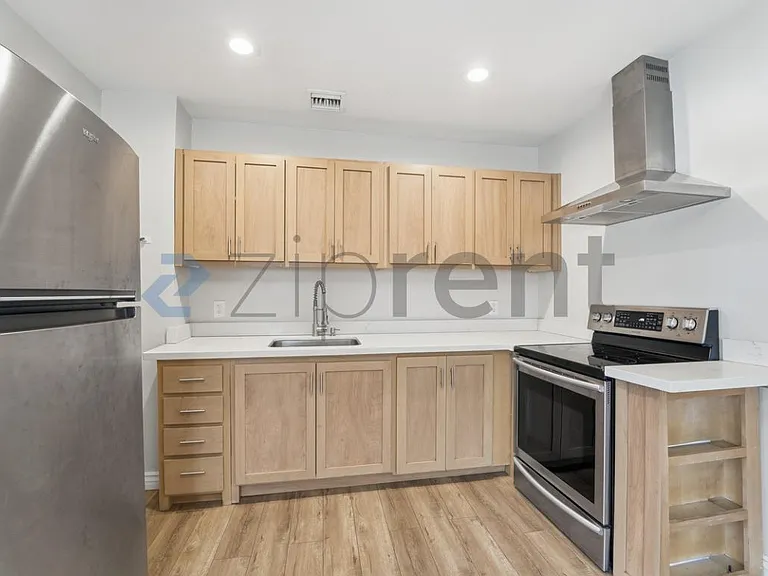 1031 E Roosevelt St #A — Photo 15
