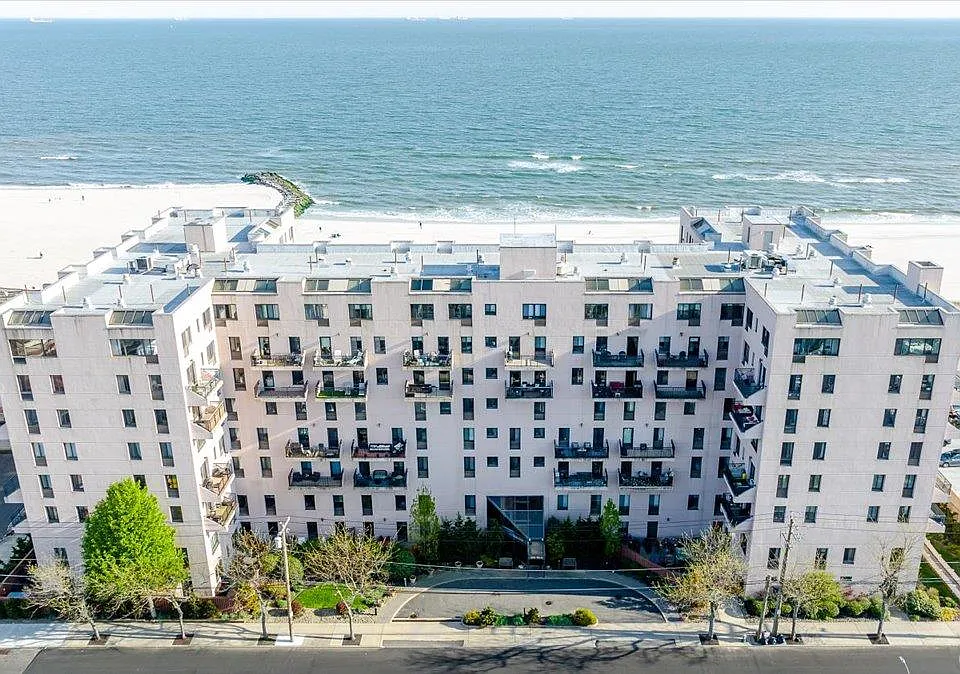 100 W Broadway #7L
