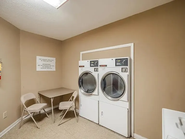 2122 Crossing Way Ct — Photo 12