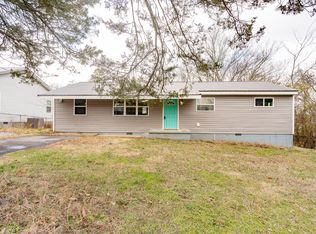 31 Fine St, Rossville, GA 30741