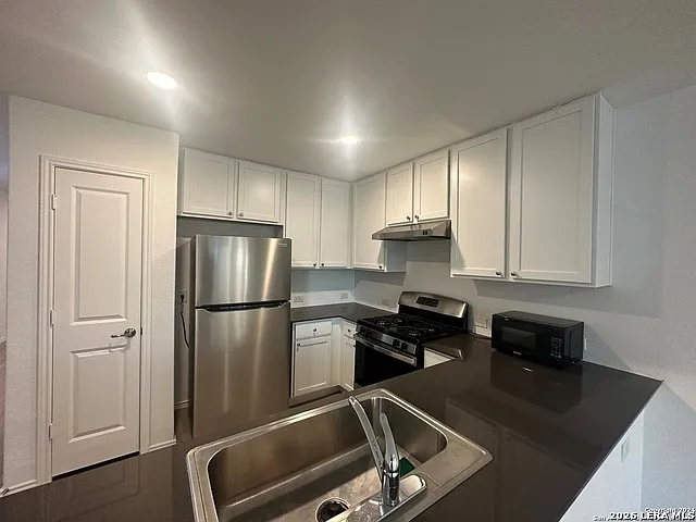 4 bed, 2.0 bath, 1635 sqft, $1,650 — Photo 2