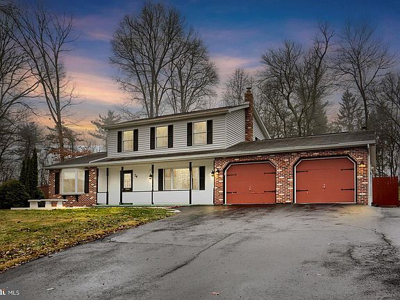 3rd image of 74 Cherry Dr