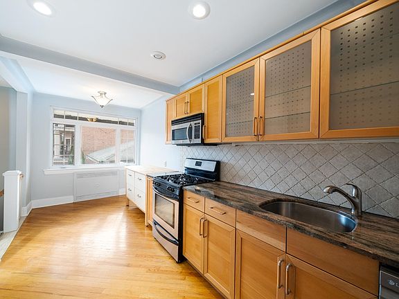 3rd image of 150 McElroy Ave