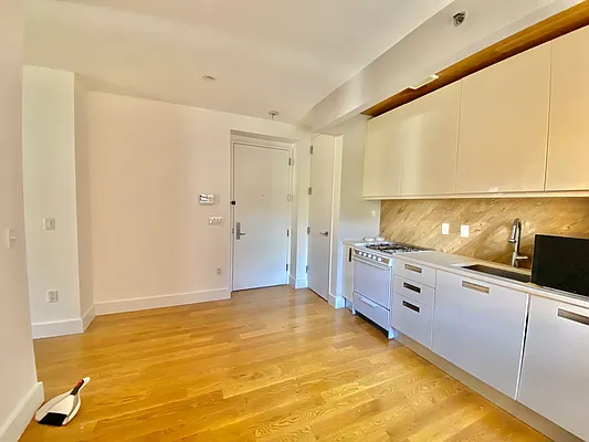 Rented by Simply Brooklyn Realty Inc | media 6