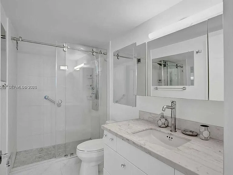 2500 Parkview Dr #1008 — Photo 1
