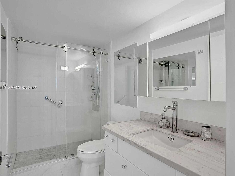 1st image of 2500 Parkview Dr APT 1008