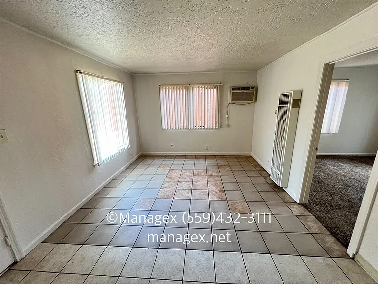 1428 E Brown Ave — Photo 7