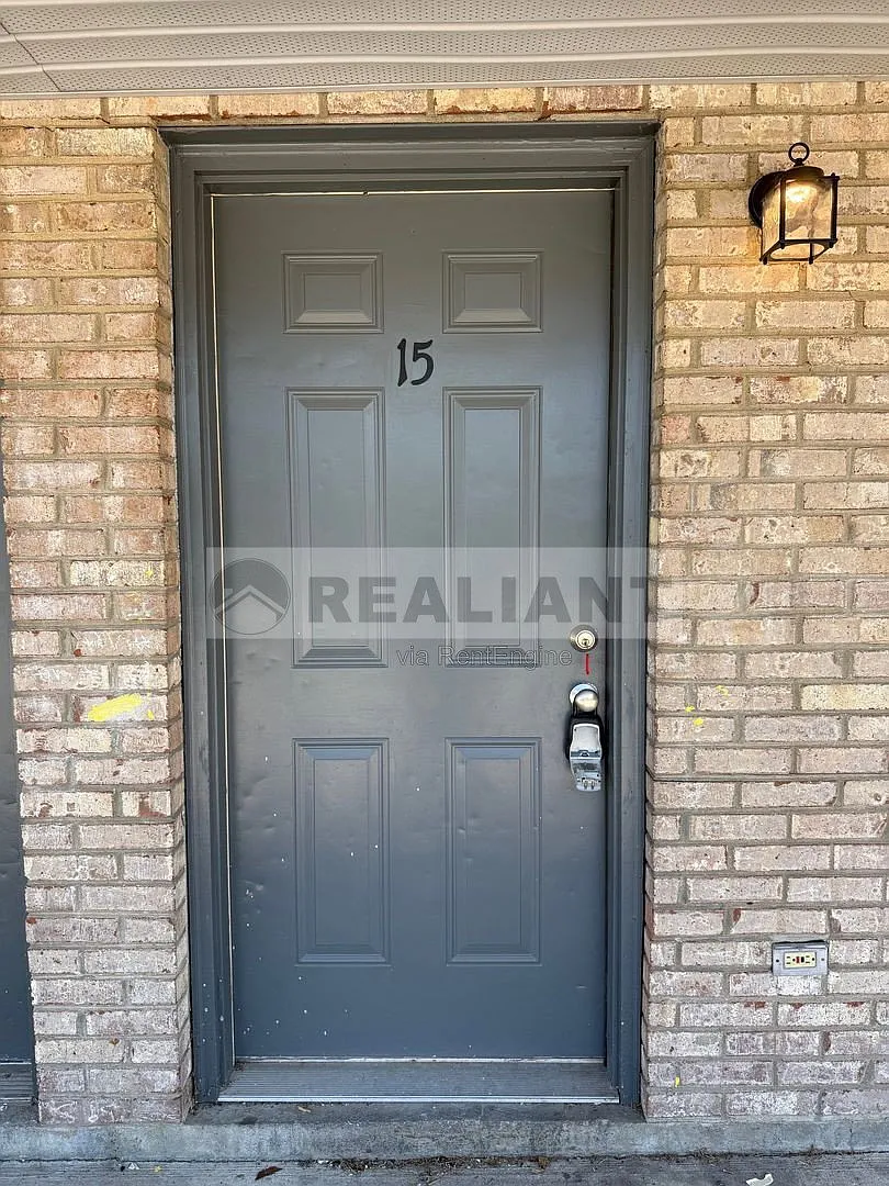 2 bed, 1.5 bath, $895 — Photo 3