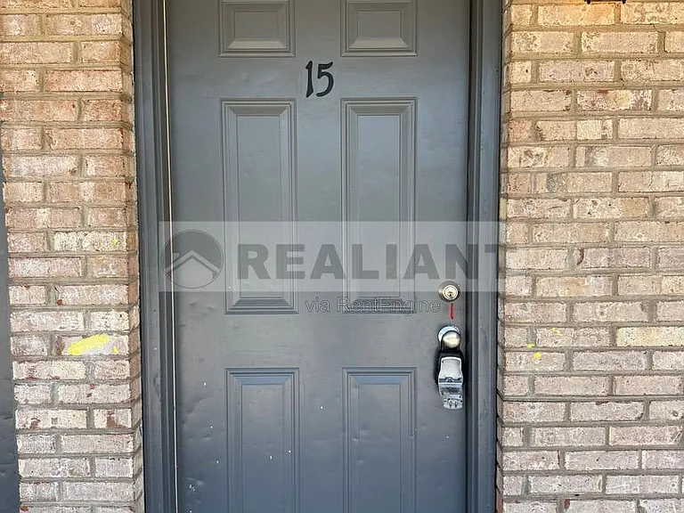 31 Hurley St #15 — Photo 3