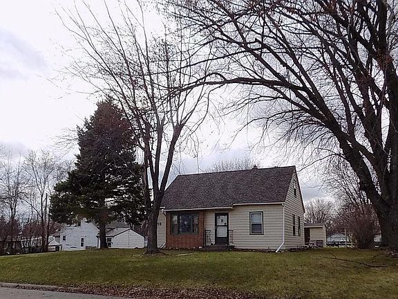 5th image of 718 Abercrombie St