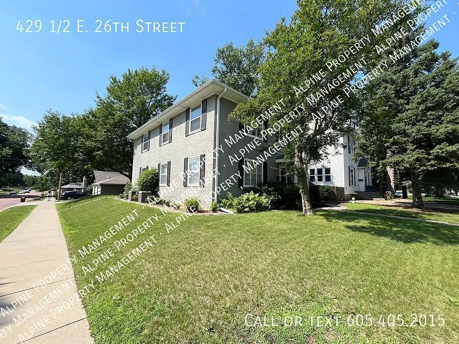 2 Bed/1 Bath Apartment Overlooking McKennan Park! — Photo 4