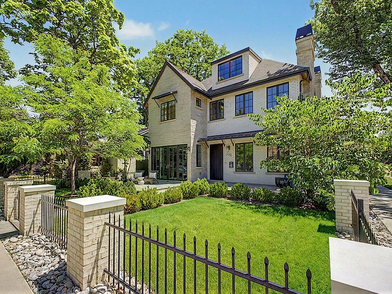Listing photo of 792 S High St, Denver