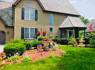 34 Windwood Dr, Sugar Grove, IL 60554