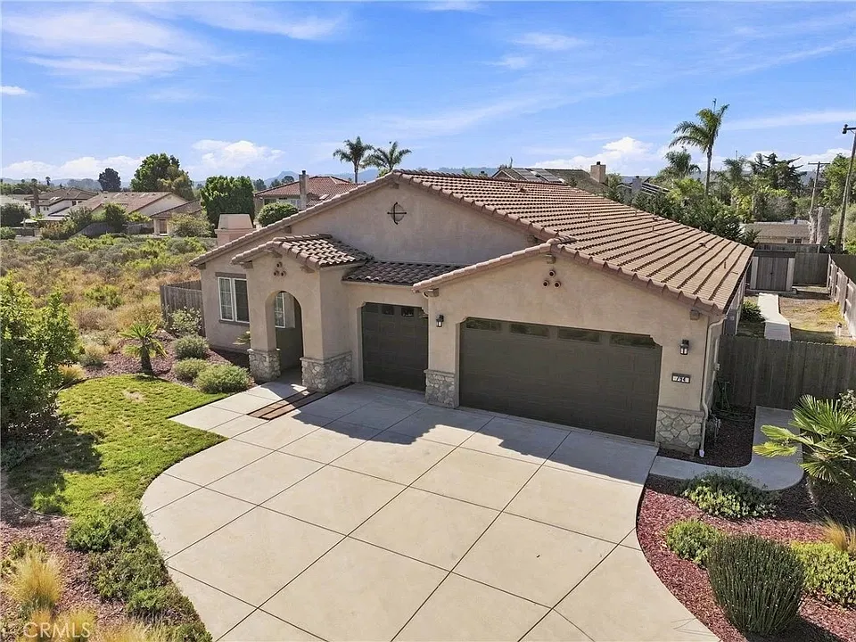 794 Hickok Cir