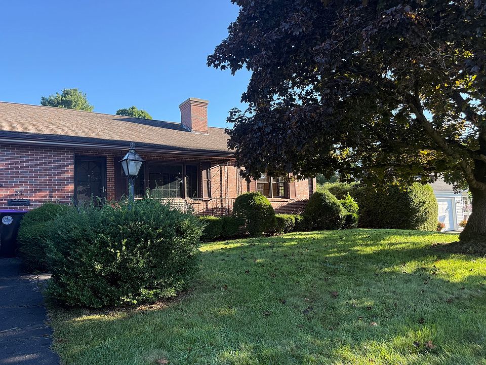 1st image of 37 Charles Hill Rd