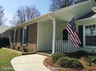 106 Stone Point Ln, Jacksonville, NC 28540