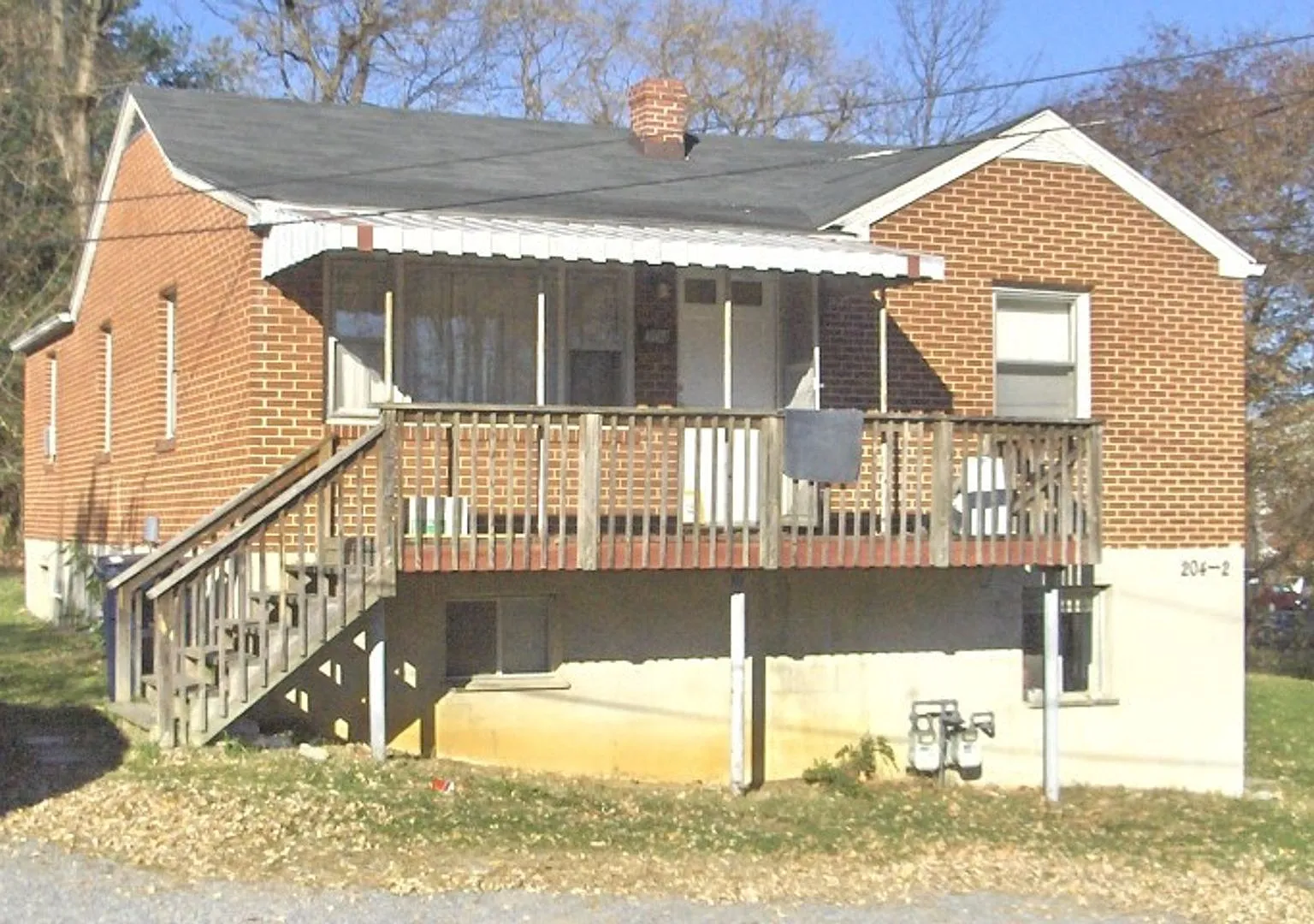 3 Bedroom 1 Bath Duplex — Photo 1