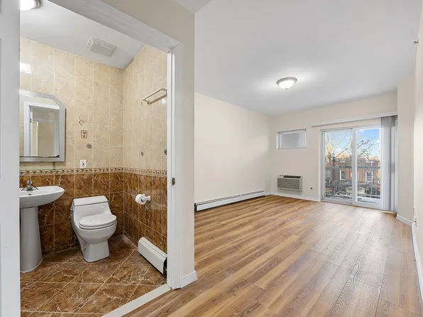 2752 Ocean Ave #302, Brooklyn, NY 11229
