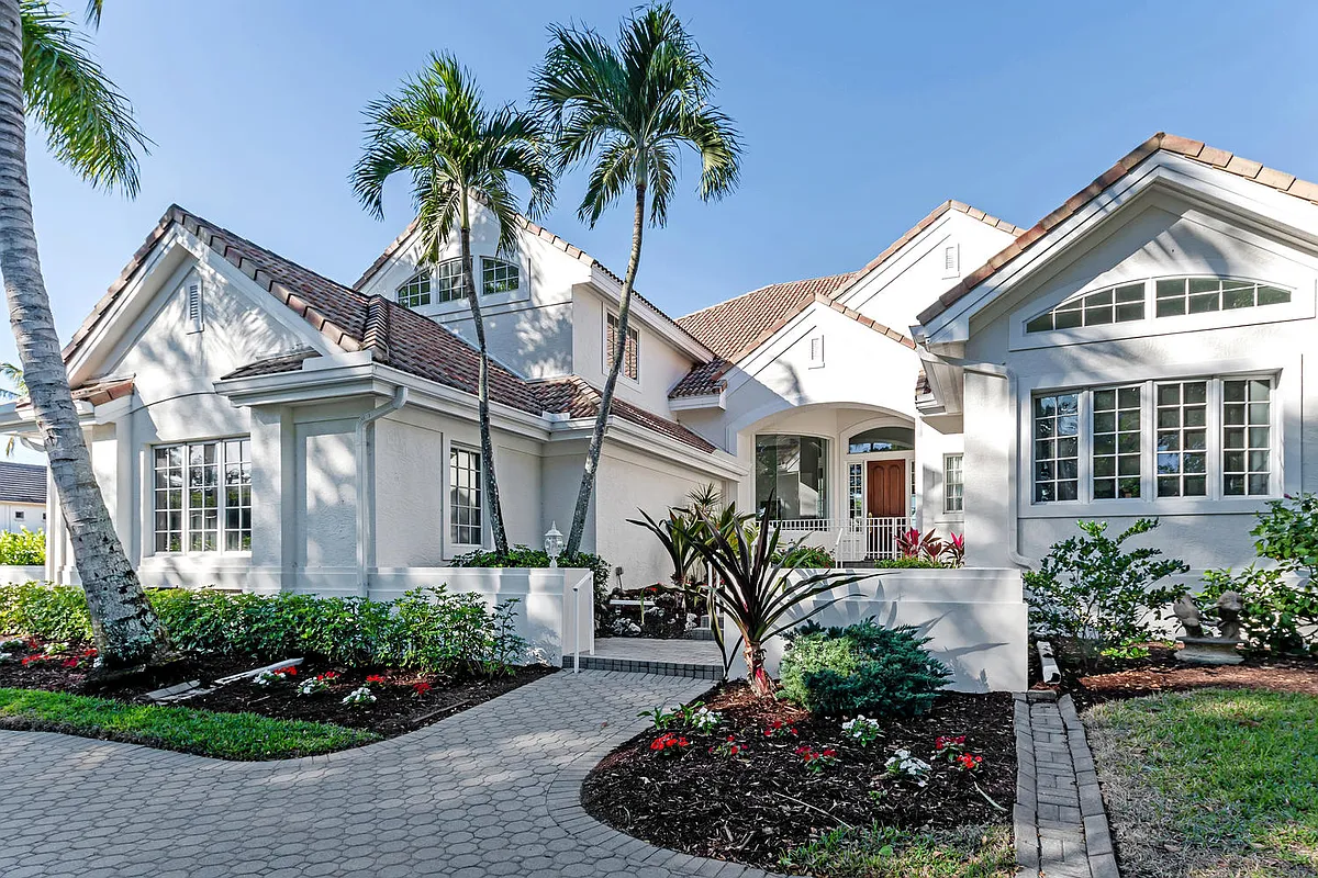 Building Photo - 2540 Half Moon Walk