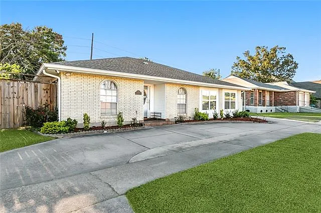 3509 Lake Trail Dr