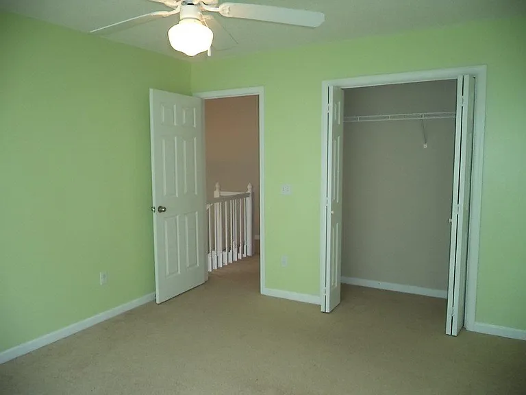 203 Winthrope Ln — Photo 9