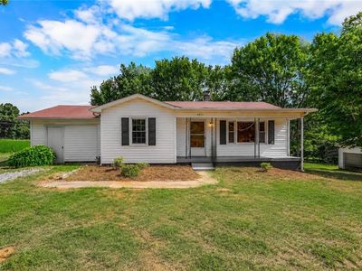2832 Sizemore Rd, Yadkinville, NC, 27055