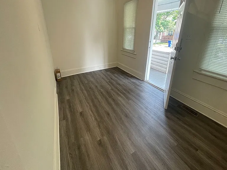 1432 W 42nd St — Photo 9