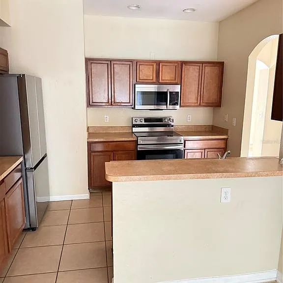 3017 Ashland Ln S — Photo 3