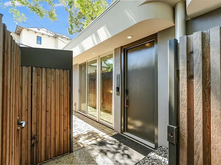 1603 Woodlawn Blvd #D — Photo 23