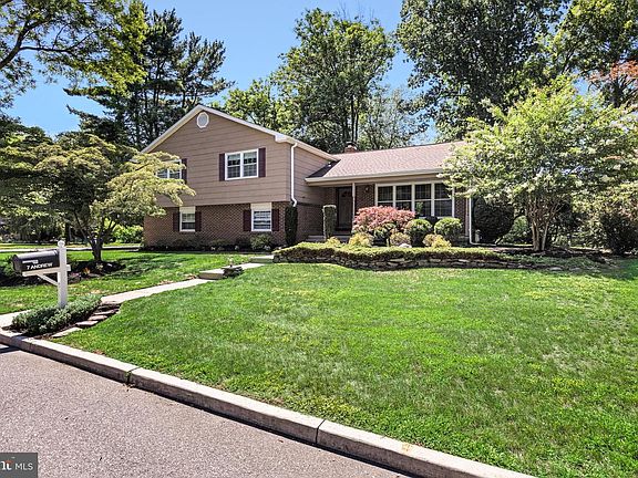 4th image of 7 Andrew Ln