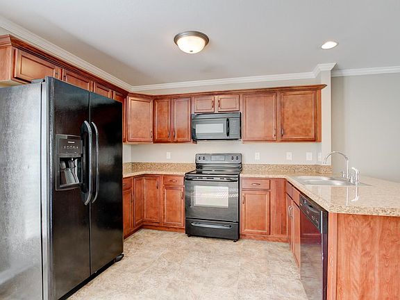 4th image of 322 Sam Houston Cir