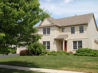 2369 Woods Edge Rd, Perrysburg, OH 43551