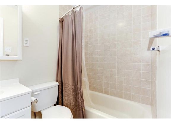 4th image of 13203 Aqueduct Dr