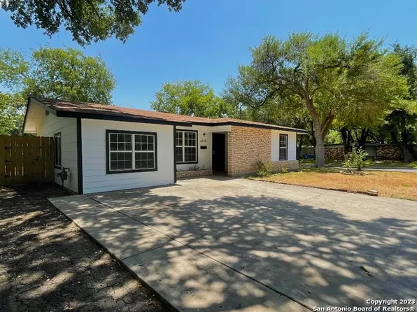 1915 ARROYA VISTA DR, San Antonio, TX 78213