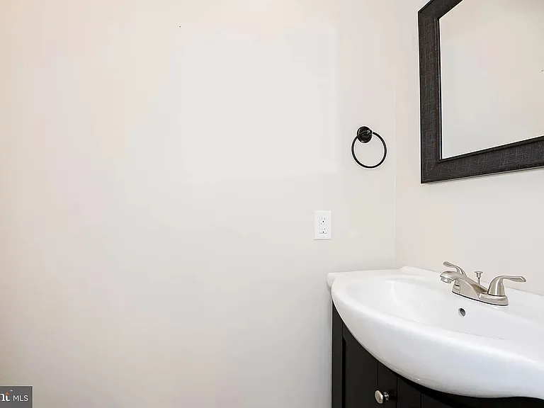 230 Filbert Ave — Photo 9
