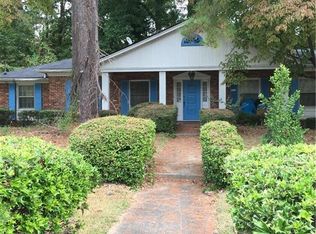 2410 Crestknoll Cir, Decatur, GA 30032