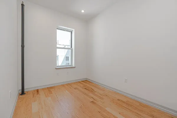 Rented by ATM Realty Service Inc | media 4