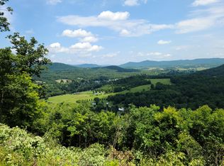 3 Falls Pointe Rd, Hinton, WV 25951