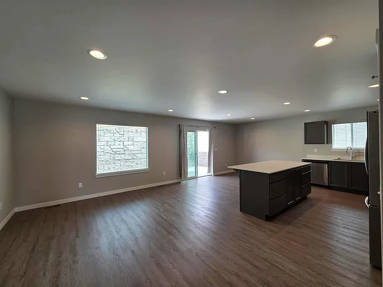 2263 SE Sage Brooke Rd — Photo 2