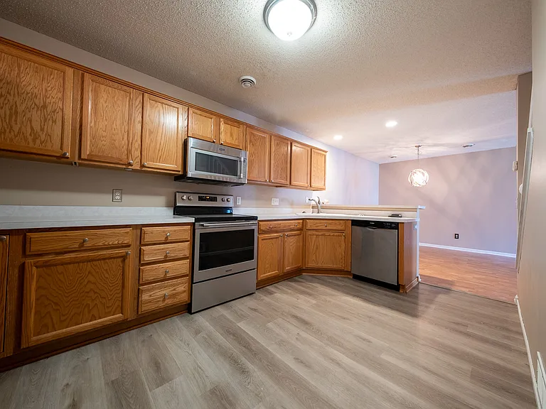 17083 Eagleview Way — Photo 8