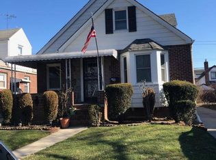 24 Wellington Rd, Elmont, NY 11003