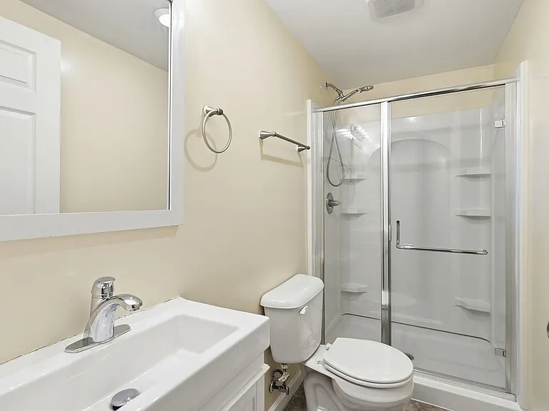 2533-2535 Filbert St — Photo 48